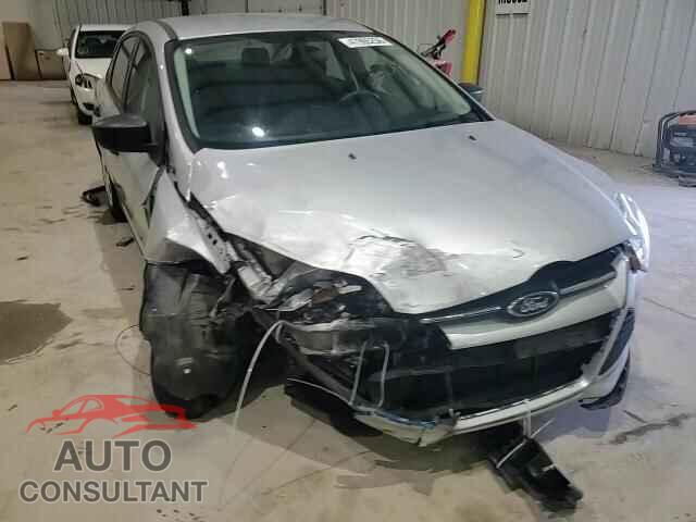 FORD FOCUS 2015 - 1FADP3E27FL323161