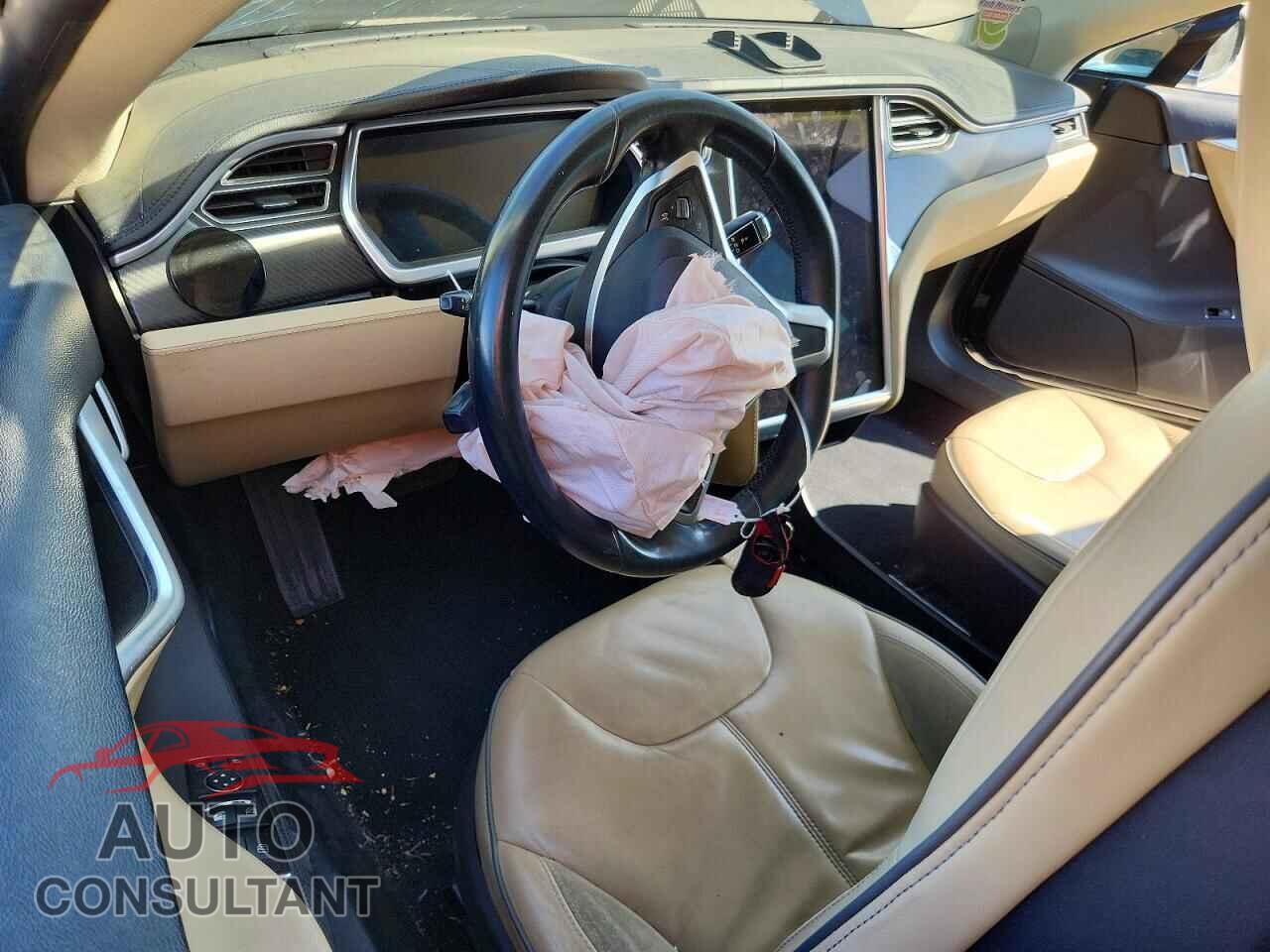 TESLA MODEL S 2013 - 5YJSA1CG8DFP21789