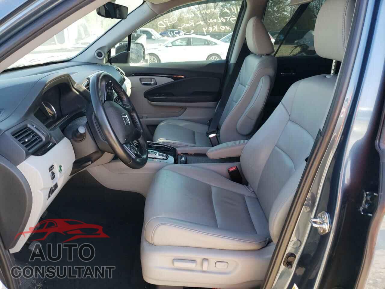 HONDA PILOT 2019 - 5FNYF5H64KB021221