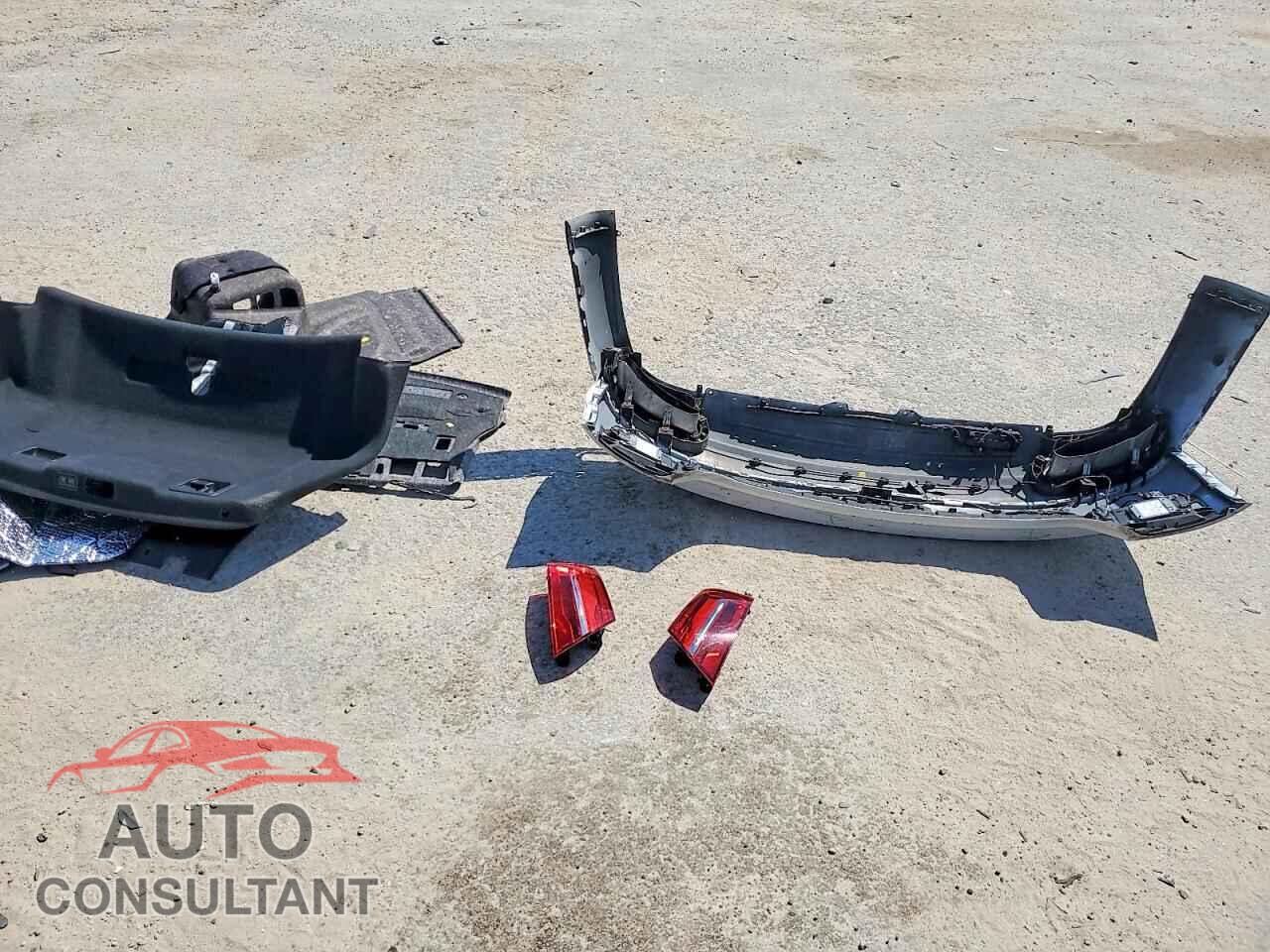 AUDI A8 2015 - WAU32AFD3FN007685
