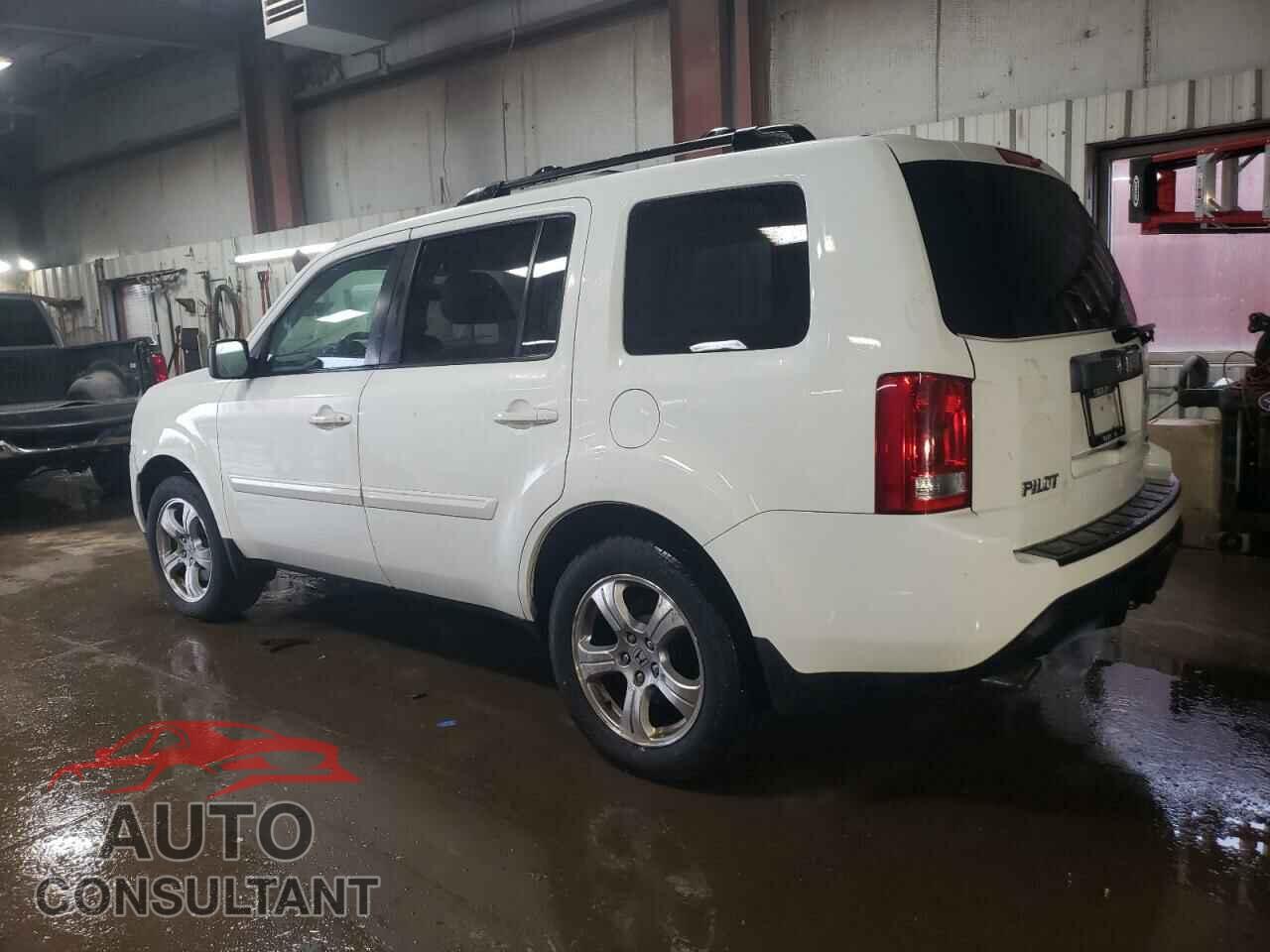 HONDA PILOT 2015 - 5FNYF4H79FB025841