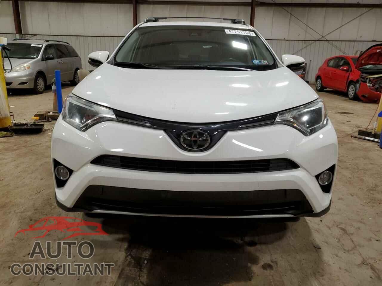 TOYOTA RAV4 2018 - JTMRFREV2JD237694