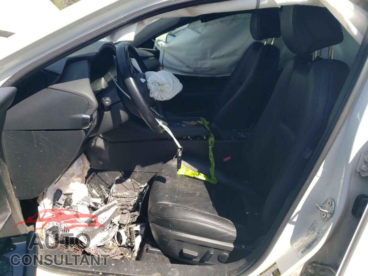 MAZDA 3 2019 - JM1BPAMM2K1141382