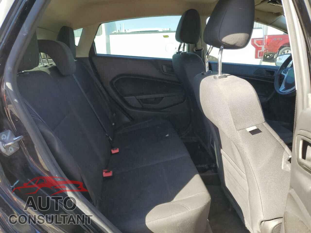FORD FIESTA 2018 - 3FADP4EJ5JM106325