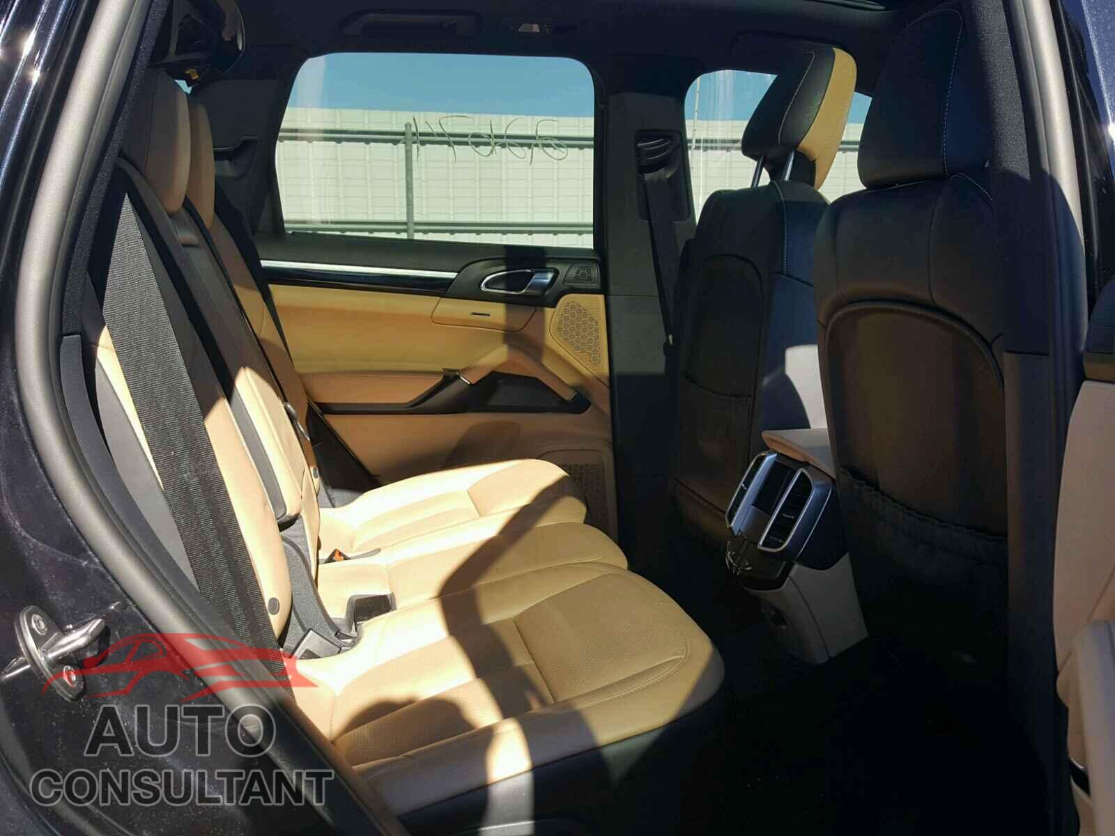 PORSCHE CAYENNE 2016 - WP1AB2A20GLA96777
