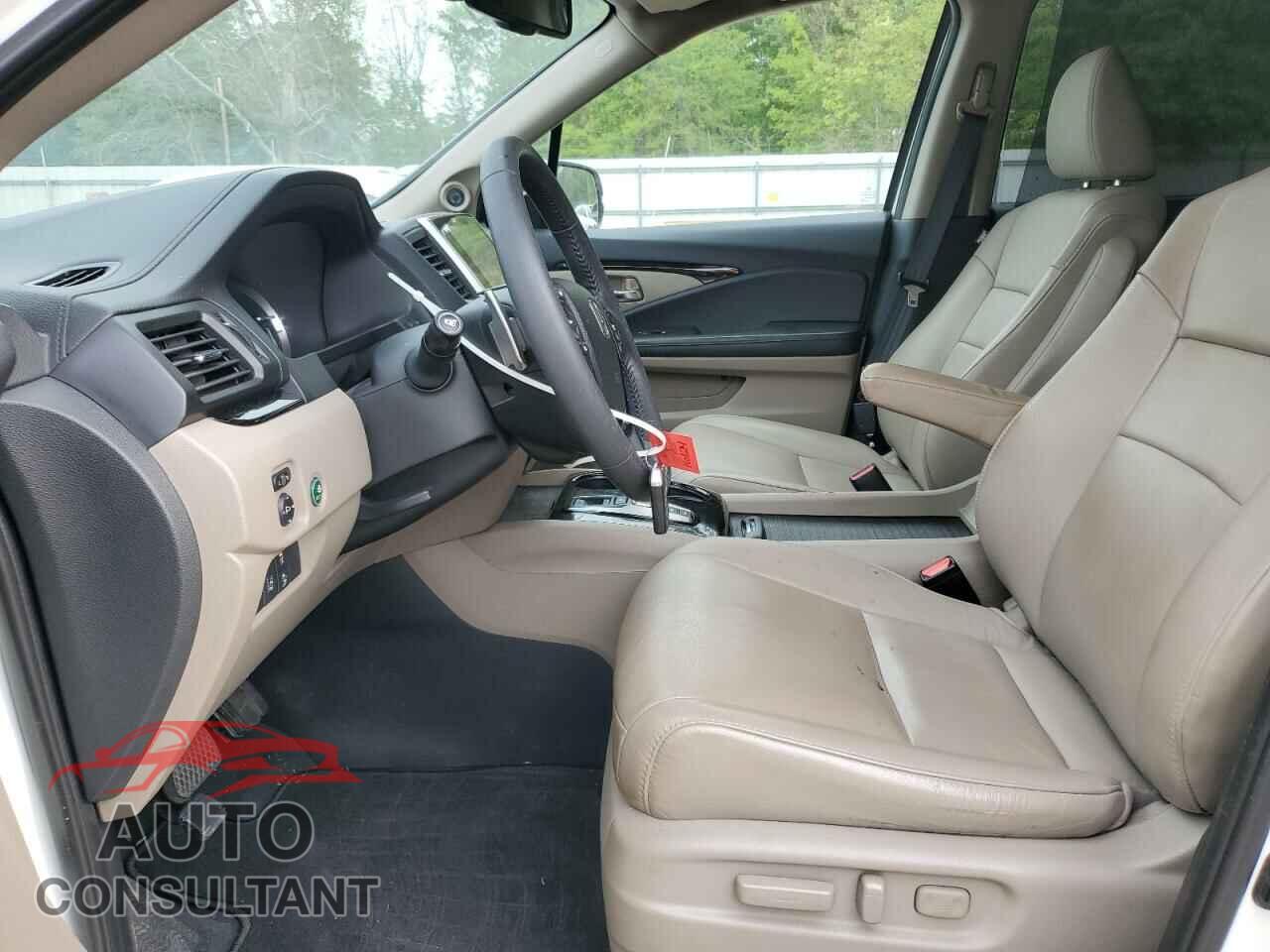 HONDA PILOT 2018 - 5FNYF5H97JB019388