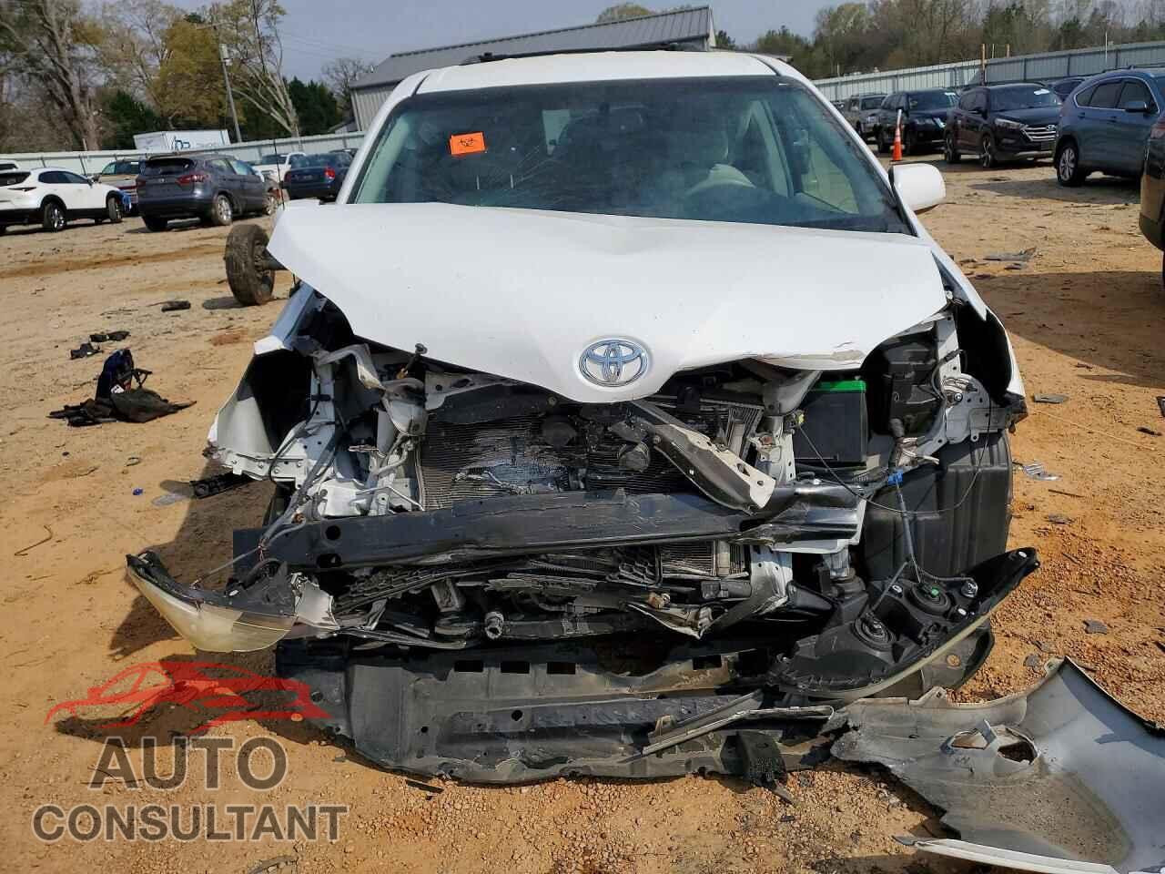 TOYOTA SIENNA 2013 - 5TDKK3DC0DS280563