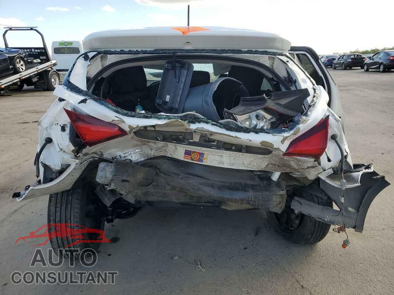NISSAN KICKS 2018 - 3N1CP5CU2JL525606