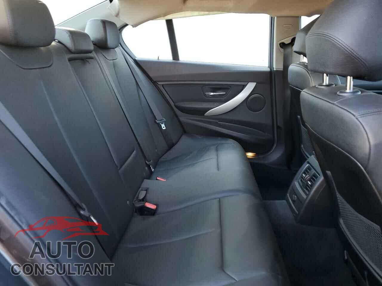 BMW 3 SERIES 2018 - WBA8A3C54JA494722