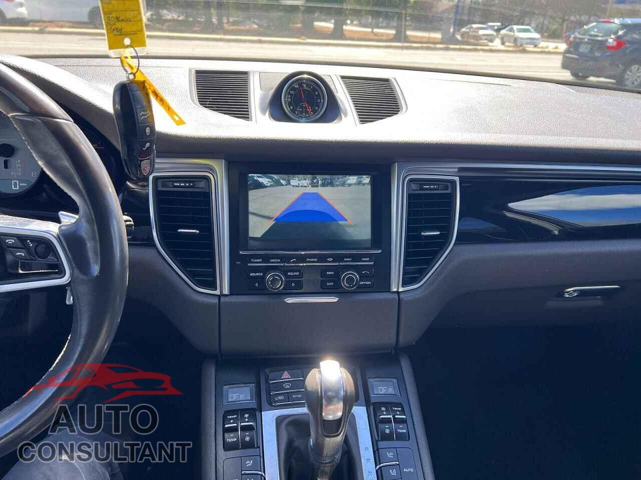 PORSCHE MACAN 2015 - WP1AB2A56FLB63200