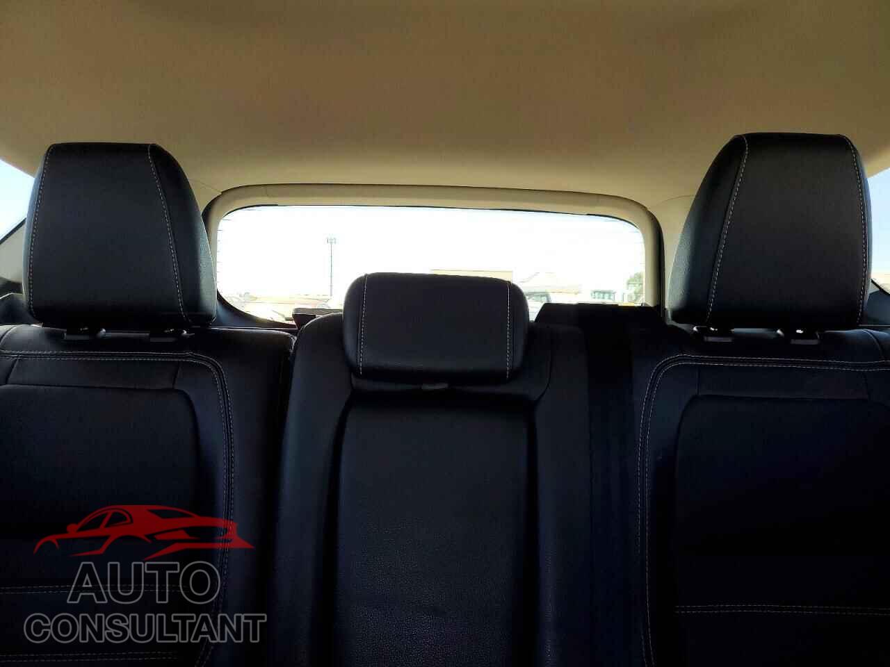 FORD ESCAPE 2018 - 1FMCU9HD0JUB73990