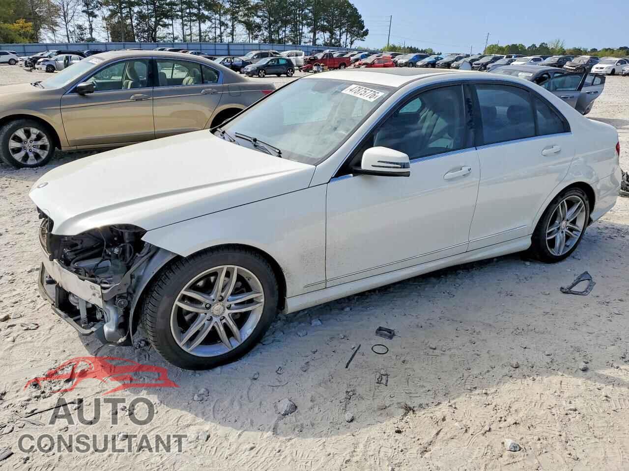 MERCEDES-BENZ C-CLASS 2012 - WDDGF8BB7CR200647