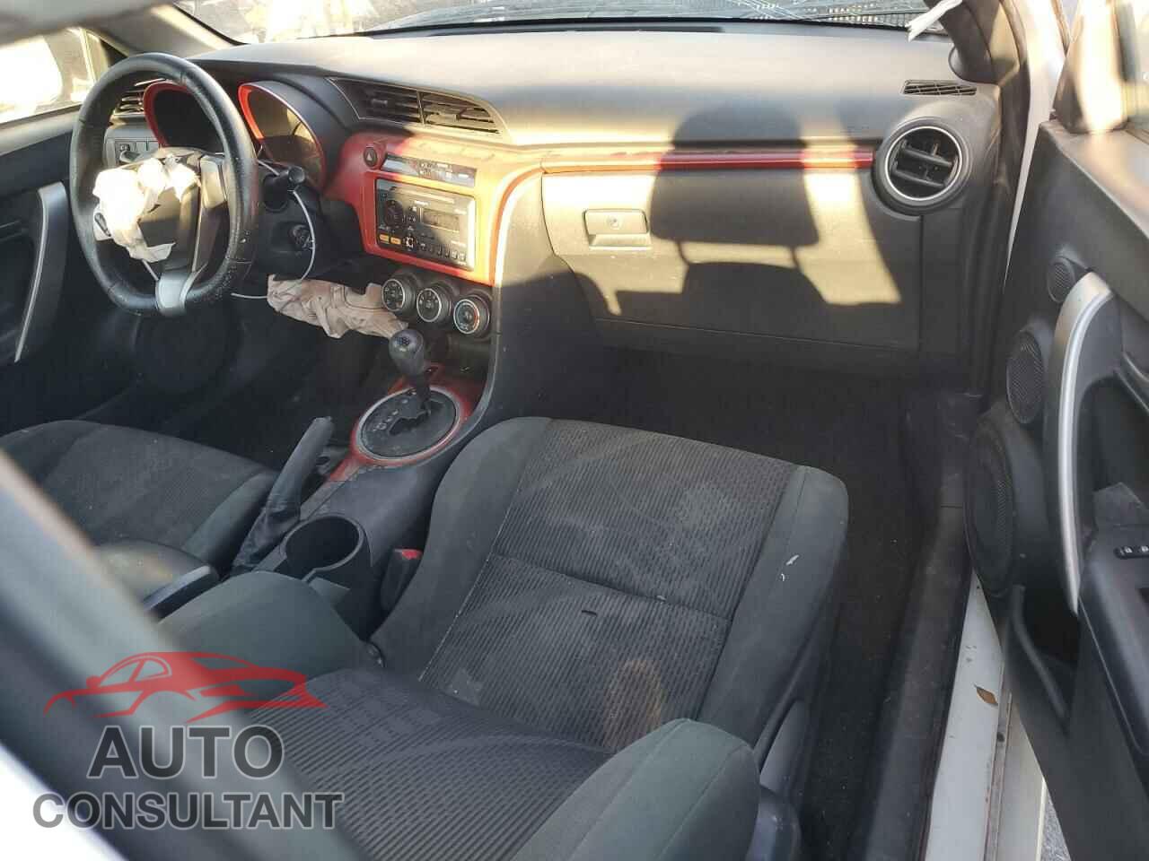 TOYOTA SCION 2012 - JTKJF5C70C3031723