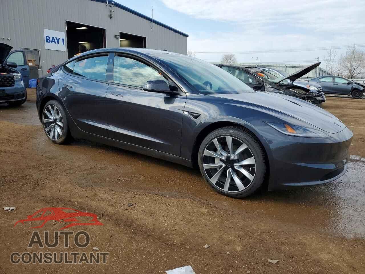 TESLA MODEL 3 2025 - 5YJ3E1EA3SF135158