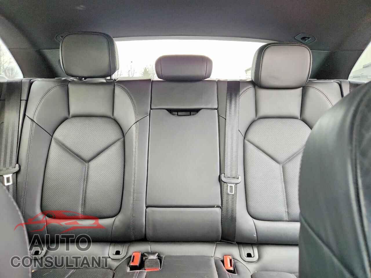 PORSCHE MACAN 2017 - WP1AA2A52HLB03890