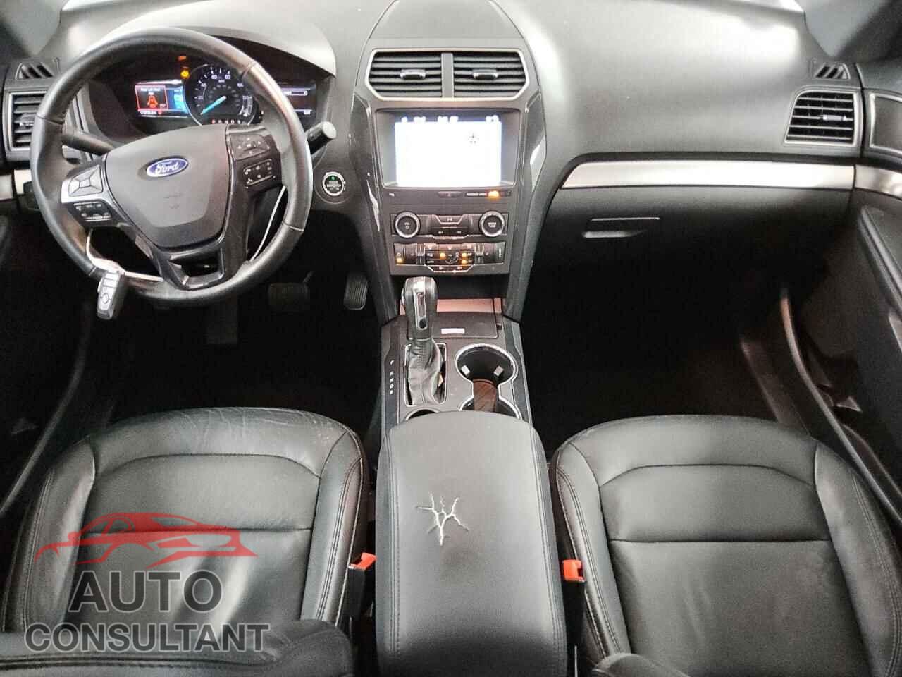 FORD EXPLORER 2018 - 1FM5K7D85JGC58351