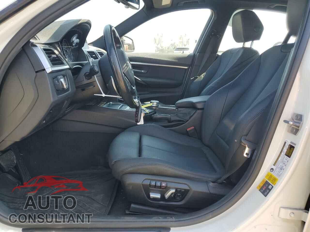 BMW 3 SERIES 2018 - WBA8E1C52JA159600