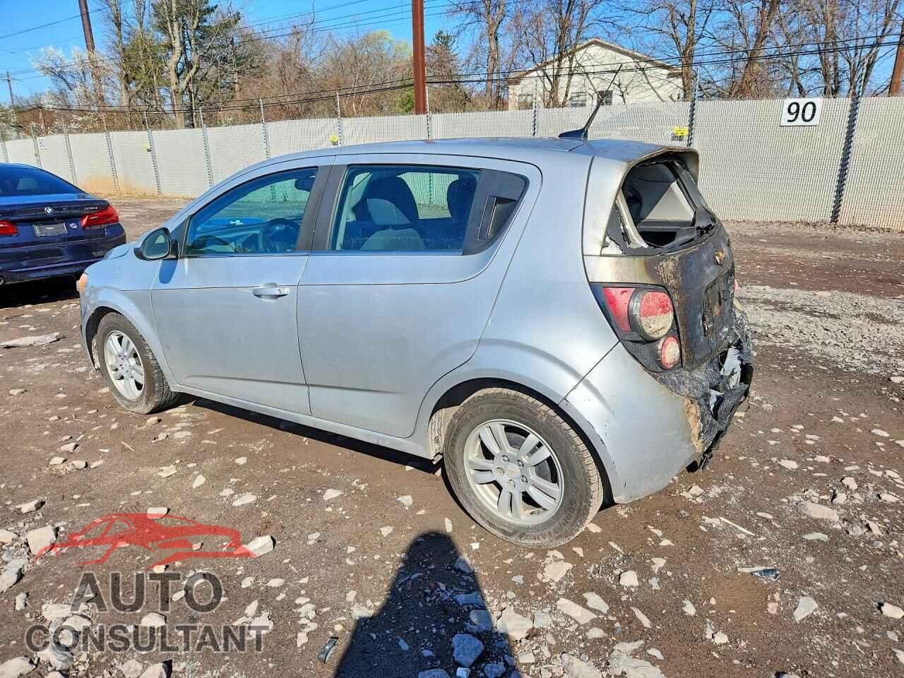 CHEVROLET SONIC 2012 - 1G1JC6SH8C4107546