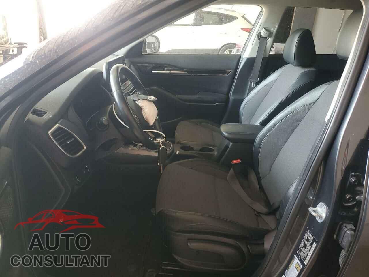 KIA SELTOS 2021 - KNDEUCAA1M7083485