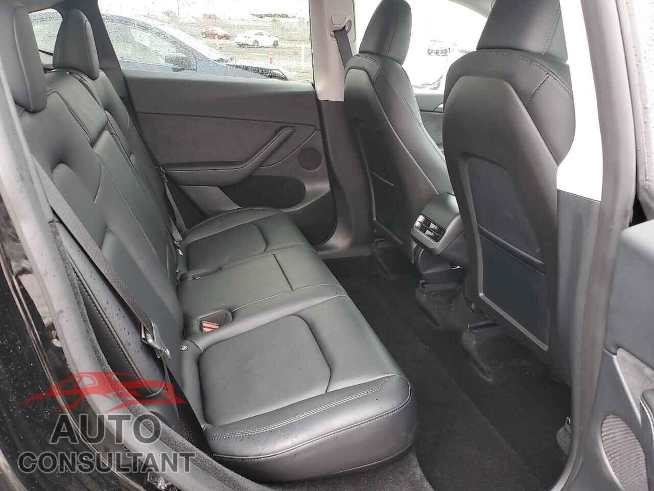 TESLA MODEL Y 2024 - 7SAYGDED9RF105784