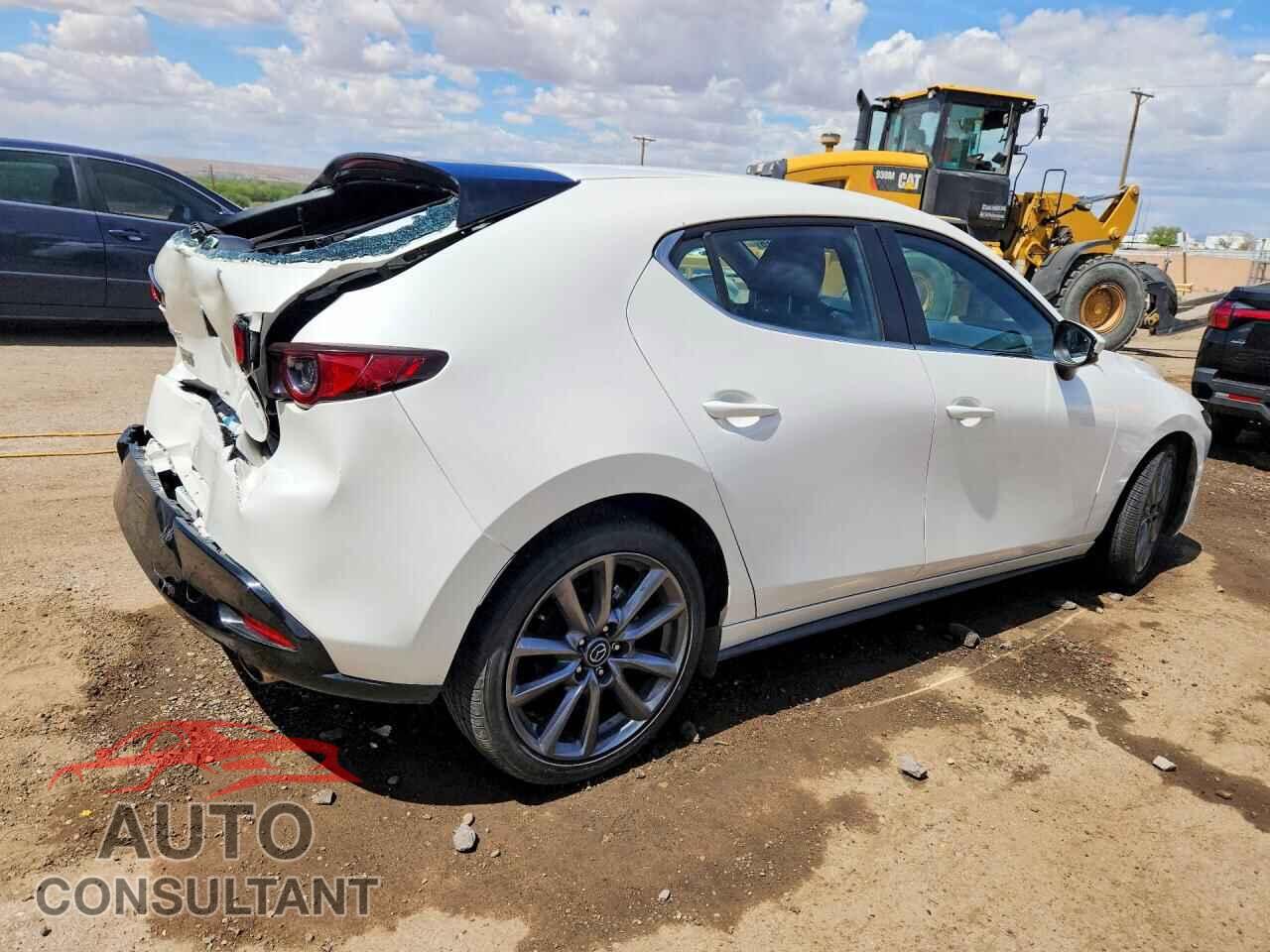 MAZDA 3 2021 - JM1BPAKL5M1321761