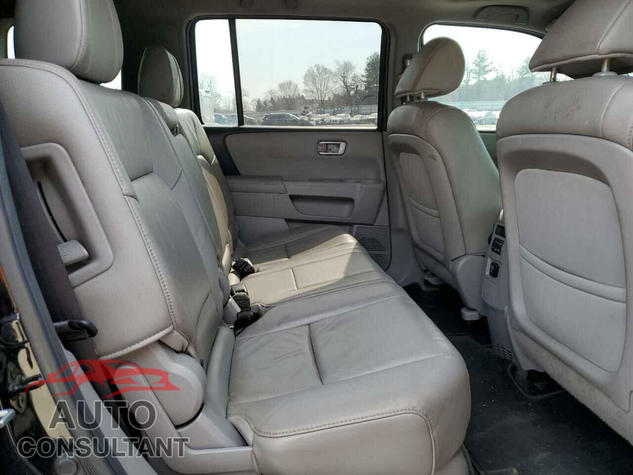 HONDA PILOT 2013 - 5FNYF4H7XDB075323