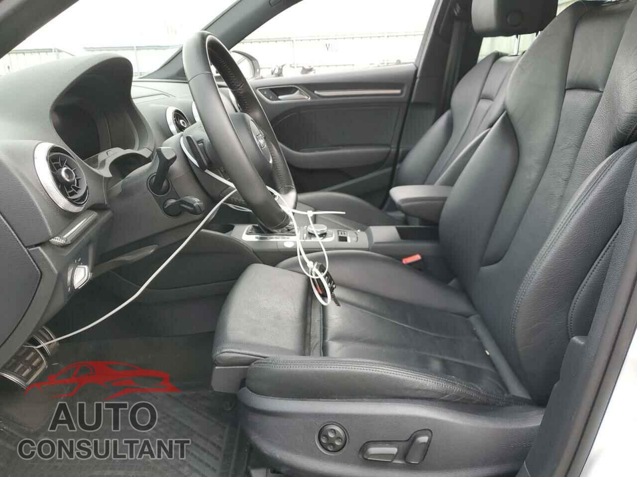 AUDI A3 2018 - WAUTPBFF9JA082867