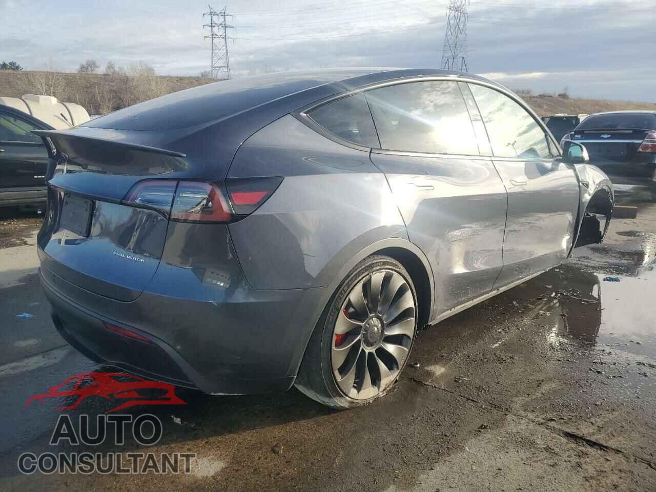 TESLA MODEL Y 2023 - 7SAYGDEF2PF865408