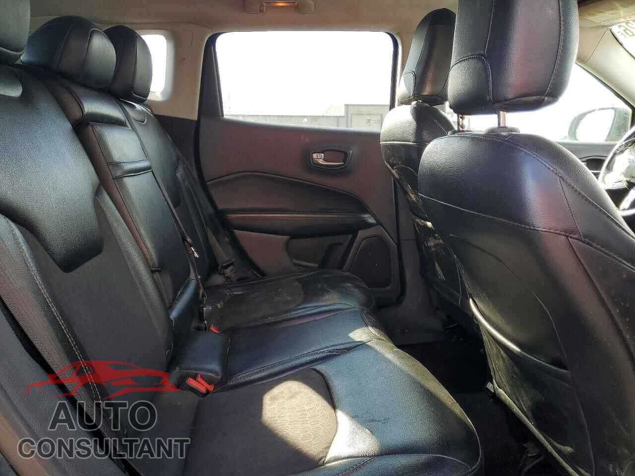 JEEP COMPASS 2018 - 3C4NJDBB8JT373512