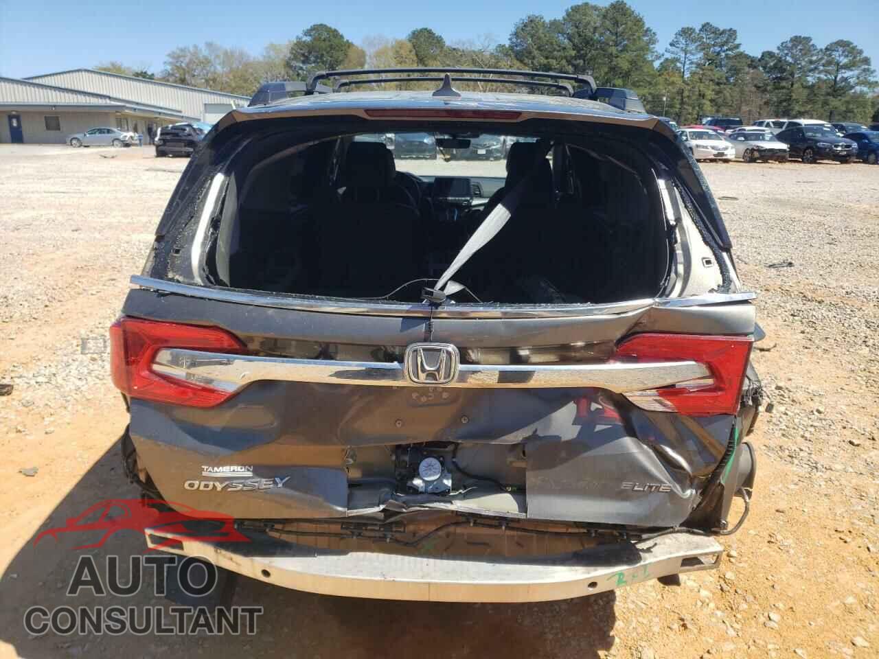 HONDA ODYSSEY 2018 - 5FNRL6H99JB005656