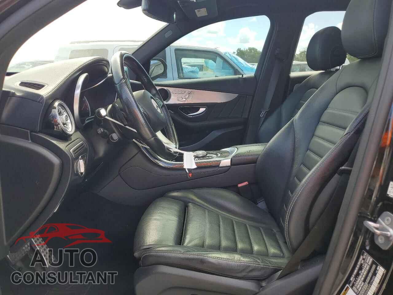 MERCEDES-BENZ GLC-CLASS 2017 - WDC0G6EB3HF179484