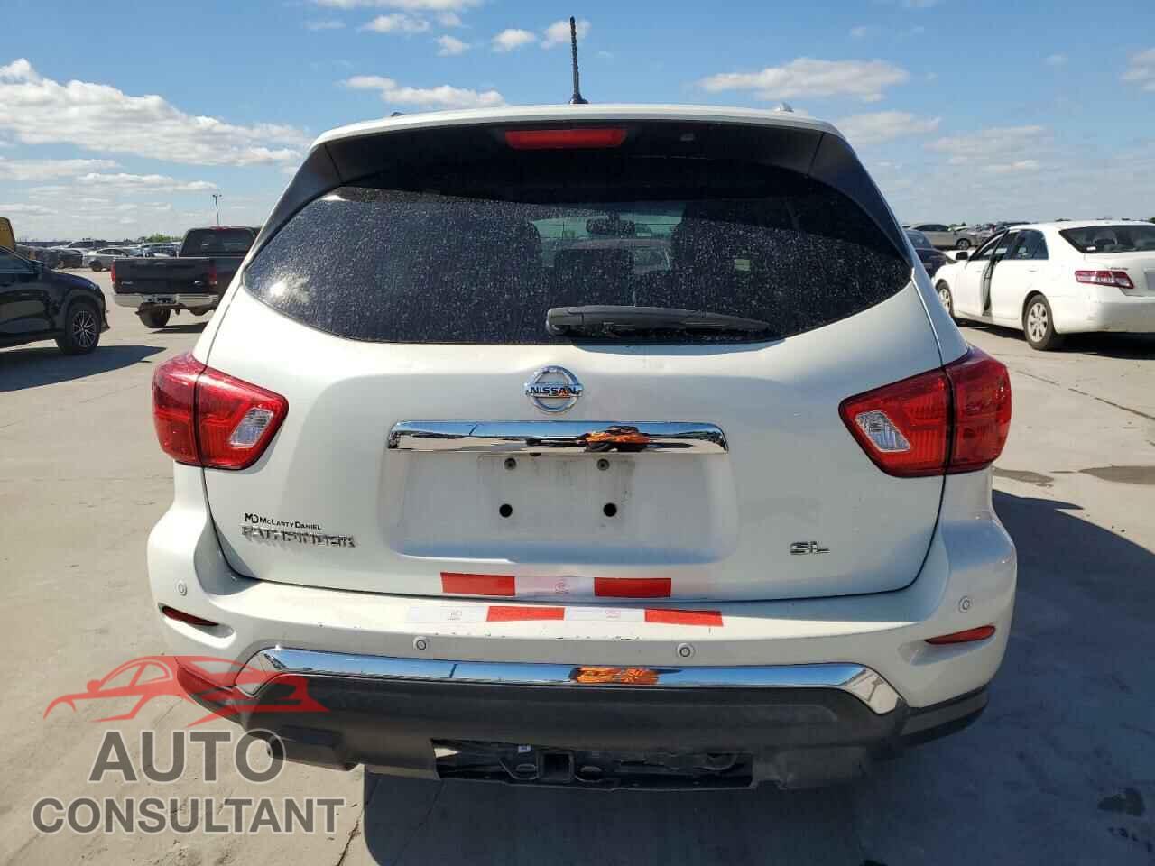 NISSAN PATHFINDER 2017 - 5N1DR2MN9HC678972