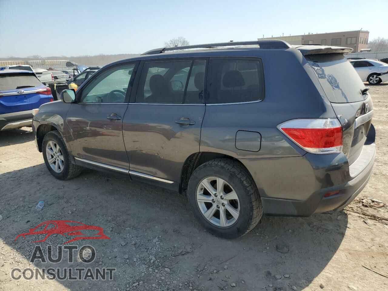 TOYOTA HIGHLANDER 2013 - 5TDBK3EH5DS243535