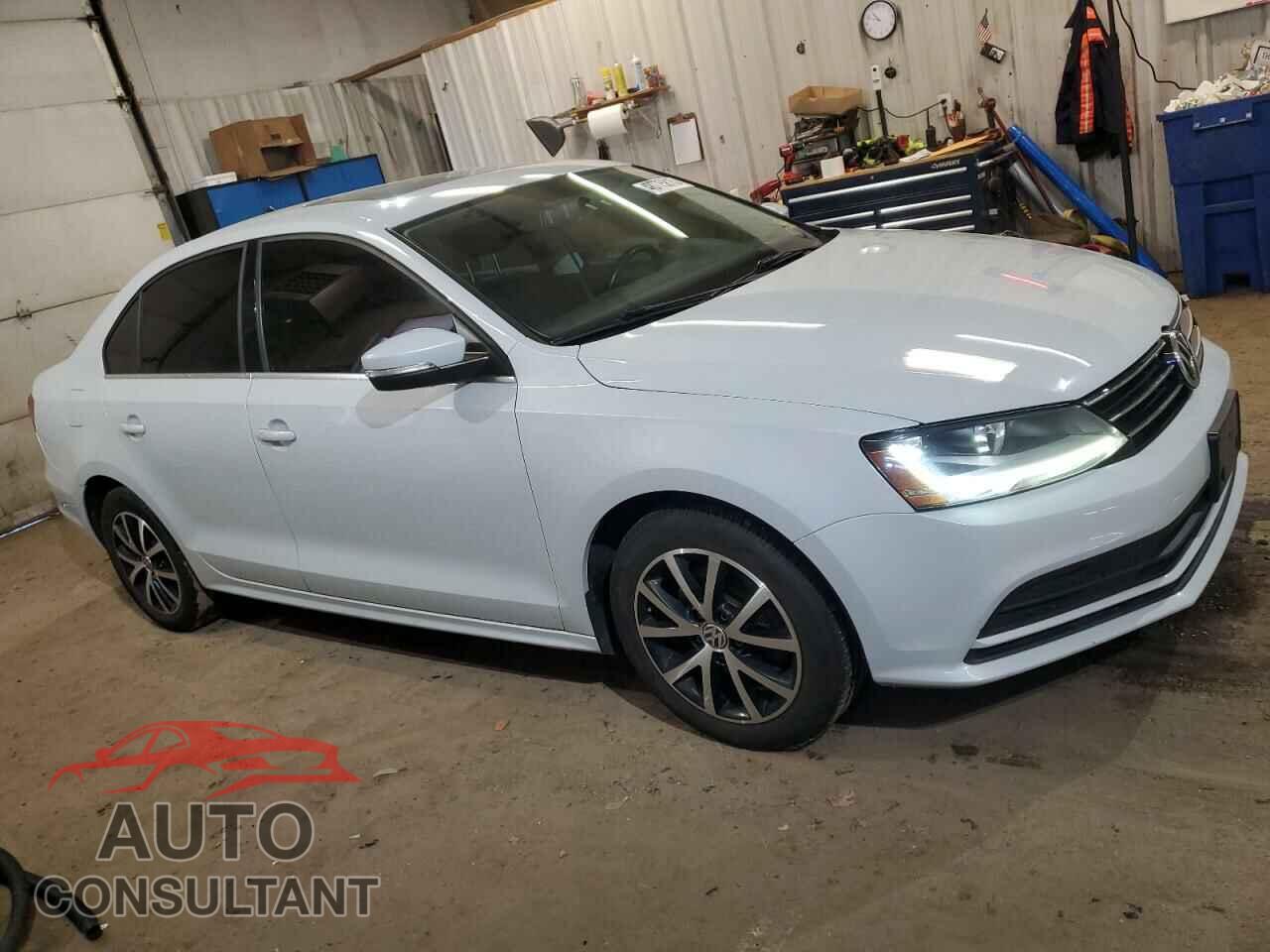 VOLKSWAGEN JETTA 2017 - 3VWDB7AJXHM279541