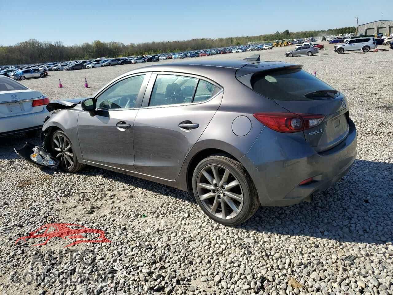 MAZDA 3 2018 - 3MZBN1L35JM215908