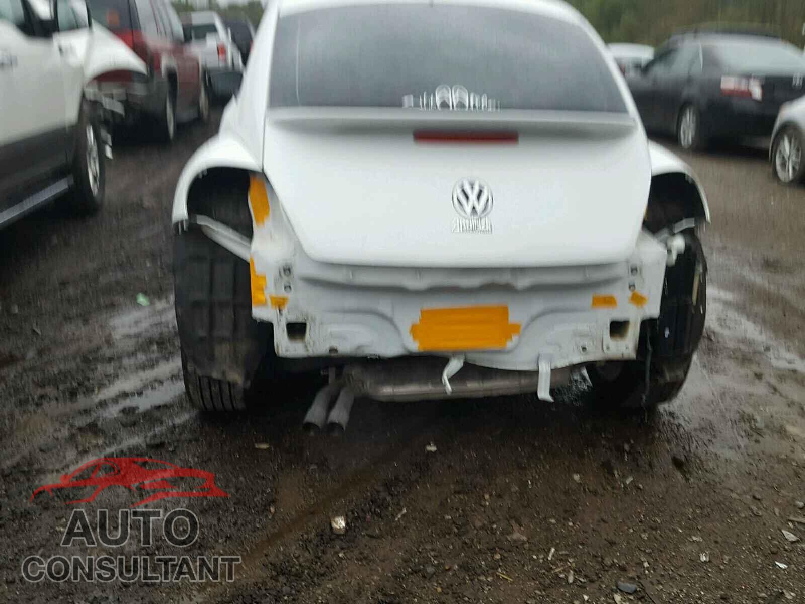 VOLKSWAGEN BEETLE 2015 - 3VWF17AT2FM606153