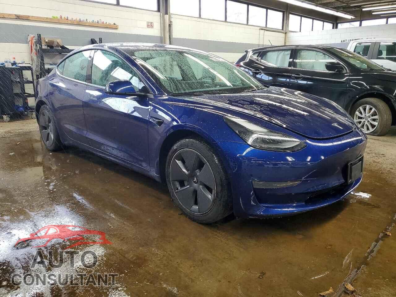 TESLA MODEL 3 2022 - 5YJ3E1EA8NF370370