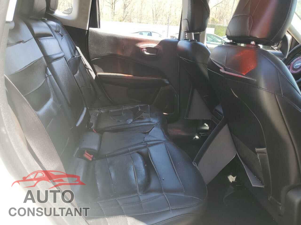 JEEP COMPASS 2018 - 3C4NJDCB5JT282745
