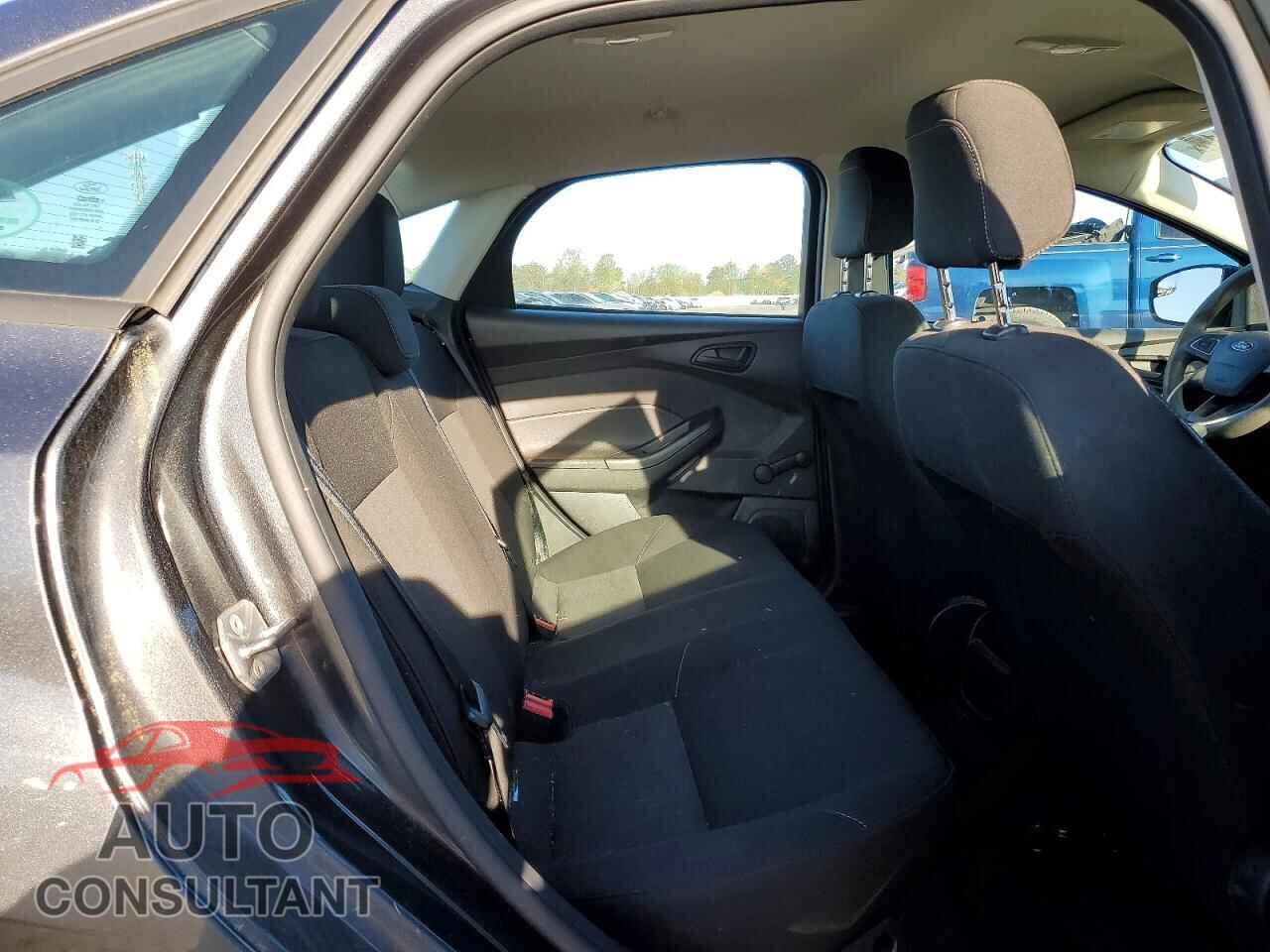 FORD FOCUS 2017 - 1FADP3E22HL316153