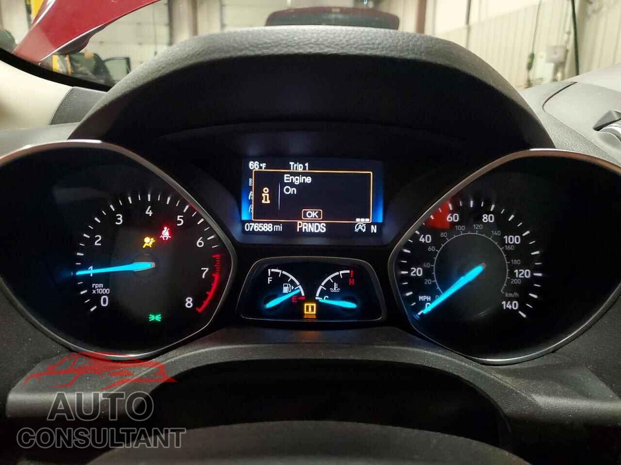 FORD ESCAPE 2017 - 1FMCU9GD9HUD47664