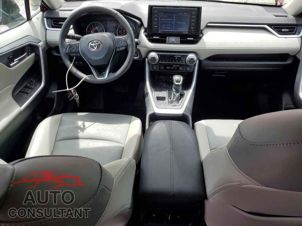 TOYOTA RAV4 2021 - 2T3C1RFVXMW158011