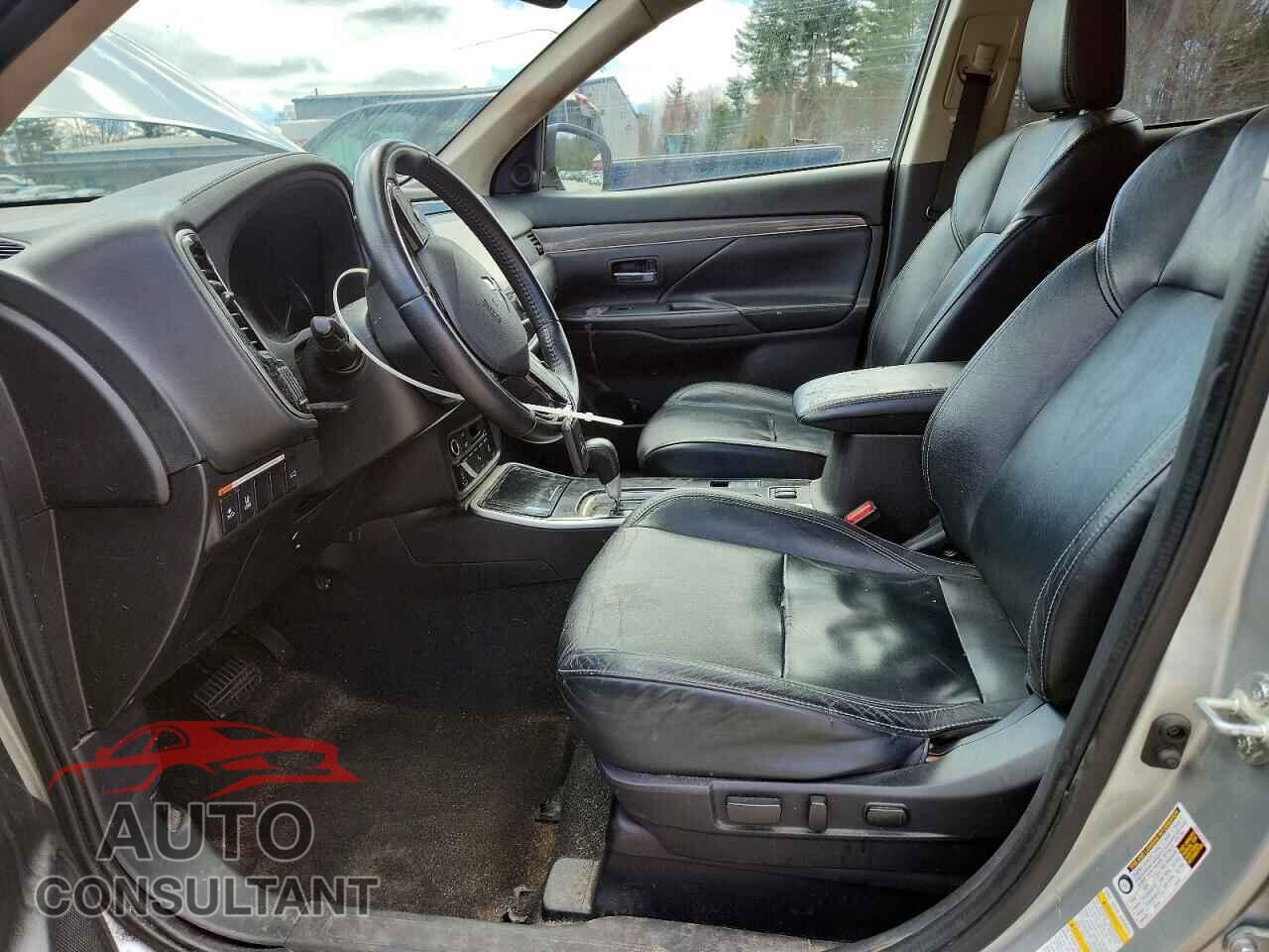 MITSUBISHI OUTLANDER 2020 - JA4AZ3A34LZ035381