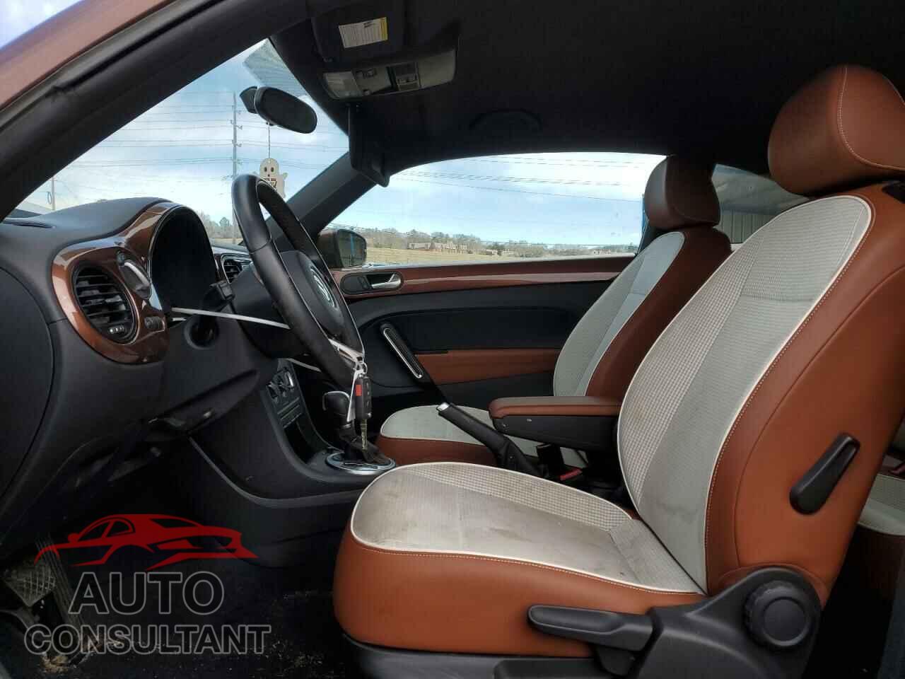 VOLKSWAGEN BEETLE 2017 - 3VWF17AT3HM622848