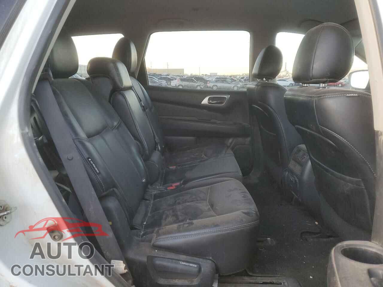 NISSAN PATHFINDER 2019 - 5N1DR2MM2KC614495