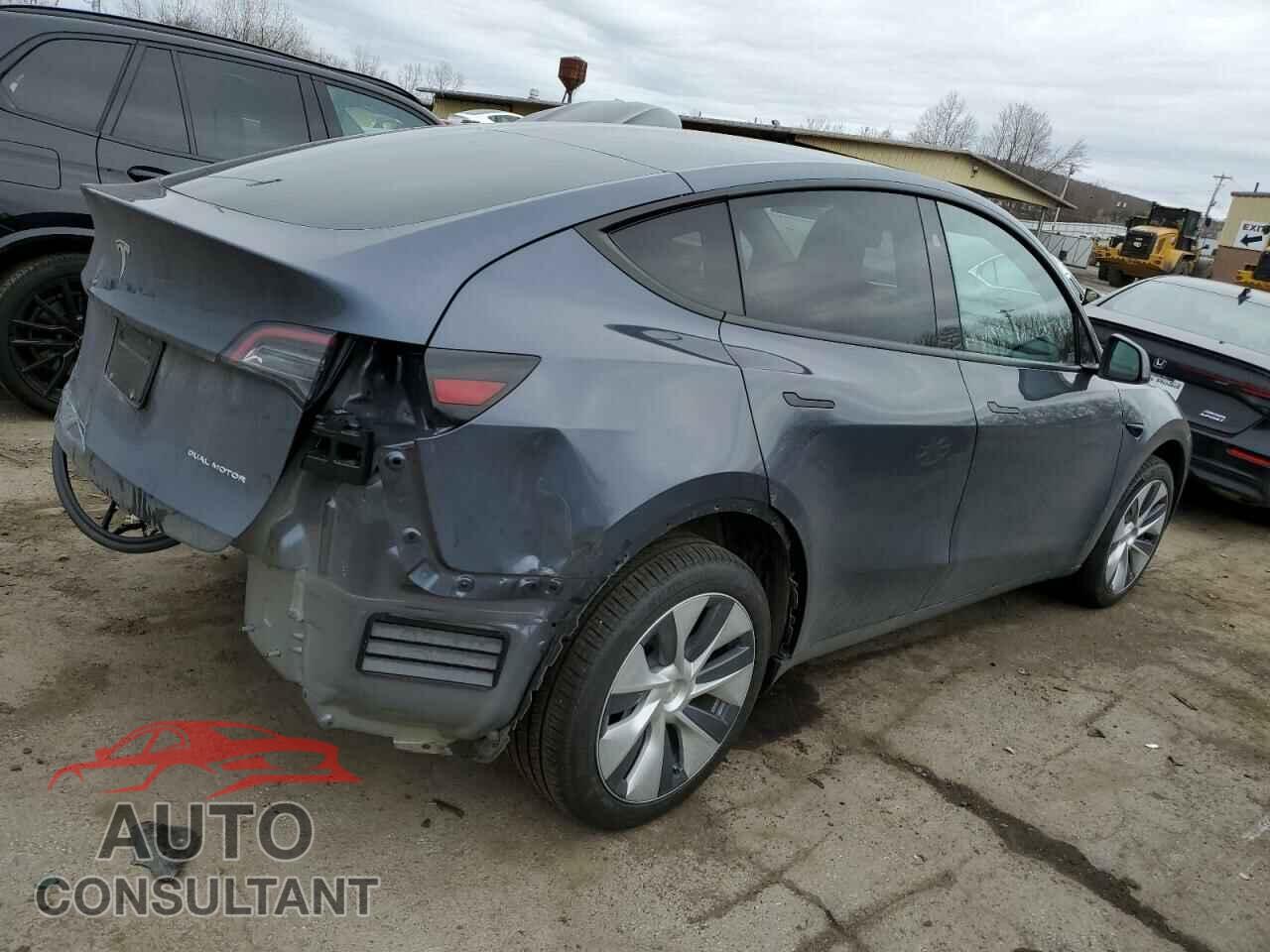 TESLA MODEL Y 2023 - 7SAYGDEE7PA202646