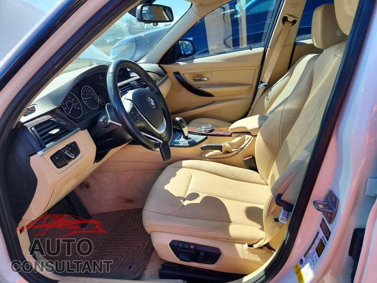 BMW 3 SERIES 2015 - WBA3C1C53FP851207