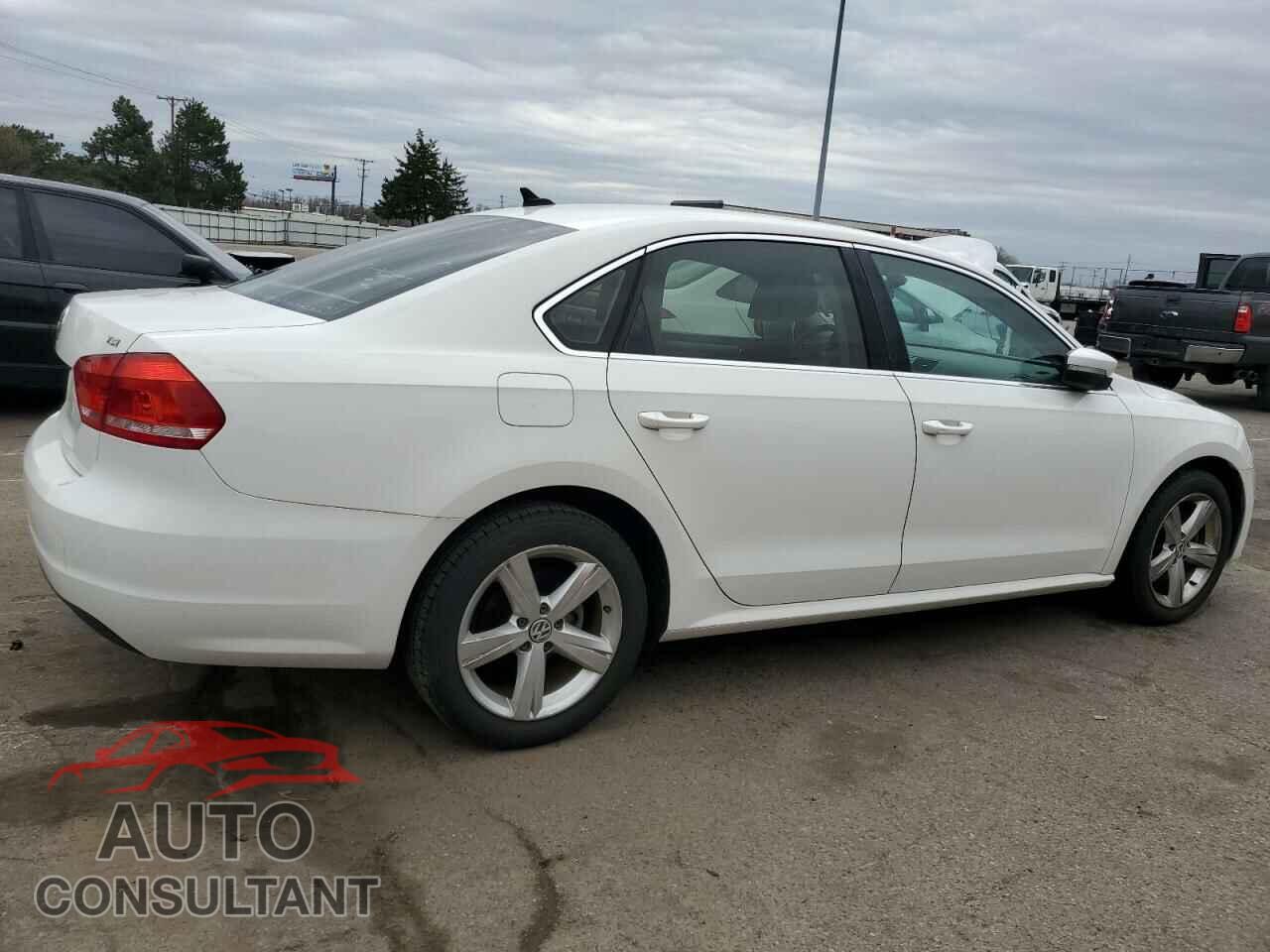 VOLKSWAGEN PASSAT 2015 - 1VWAT7A39FC081629
