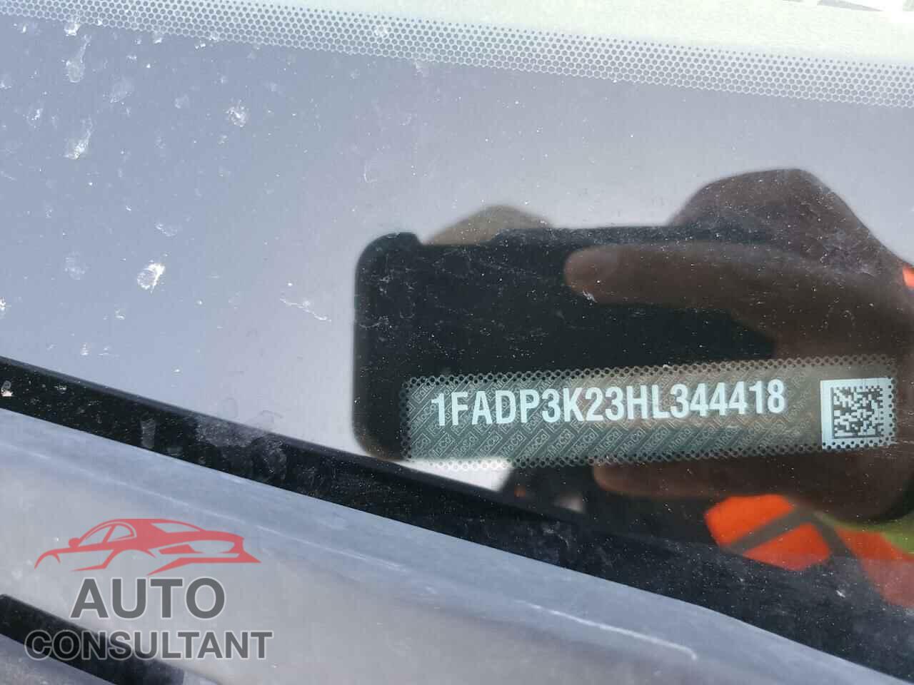 FORD FOCUS 2017 - 1FADP3K23HL344418