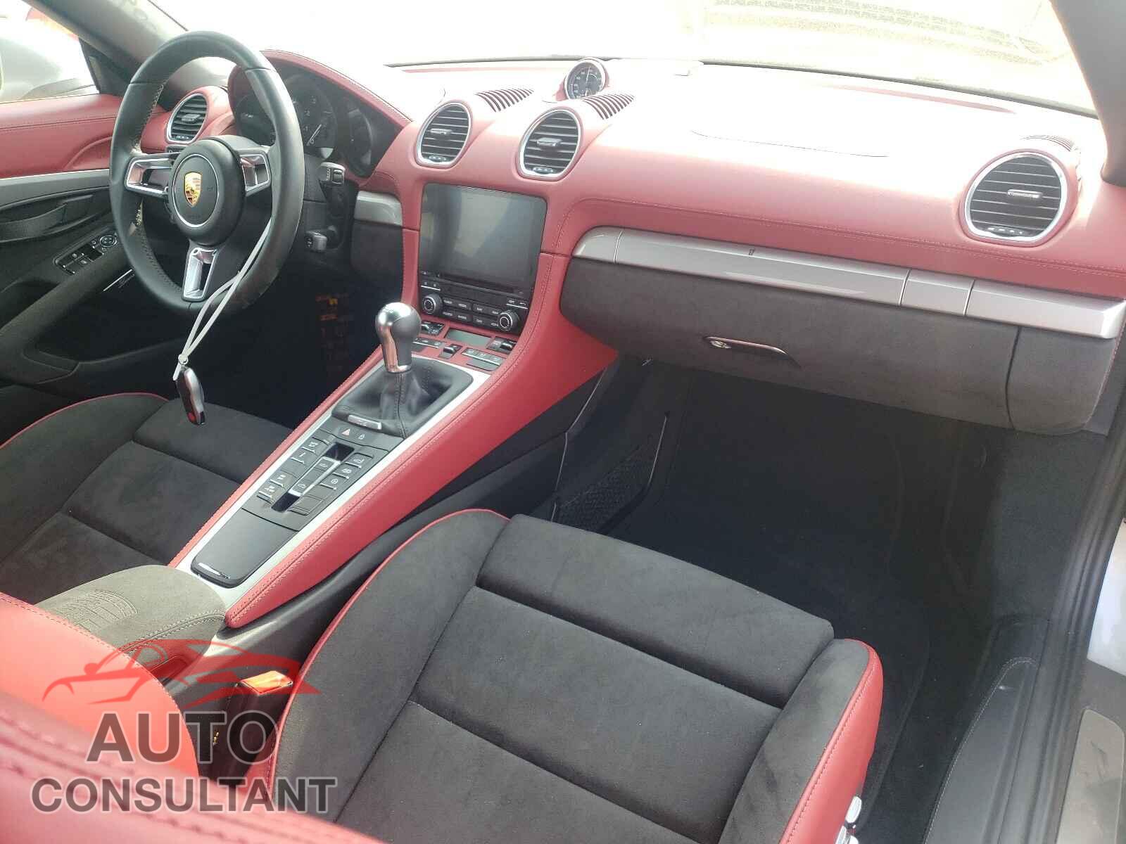 PORSCHE BOXSTER 2021 - WP0CC2A84MS240523