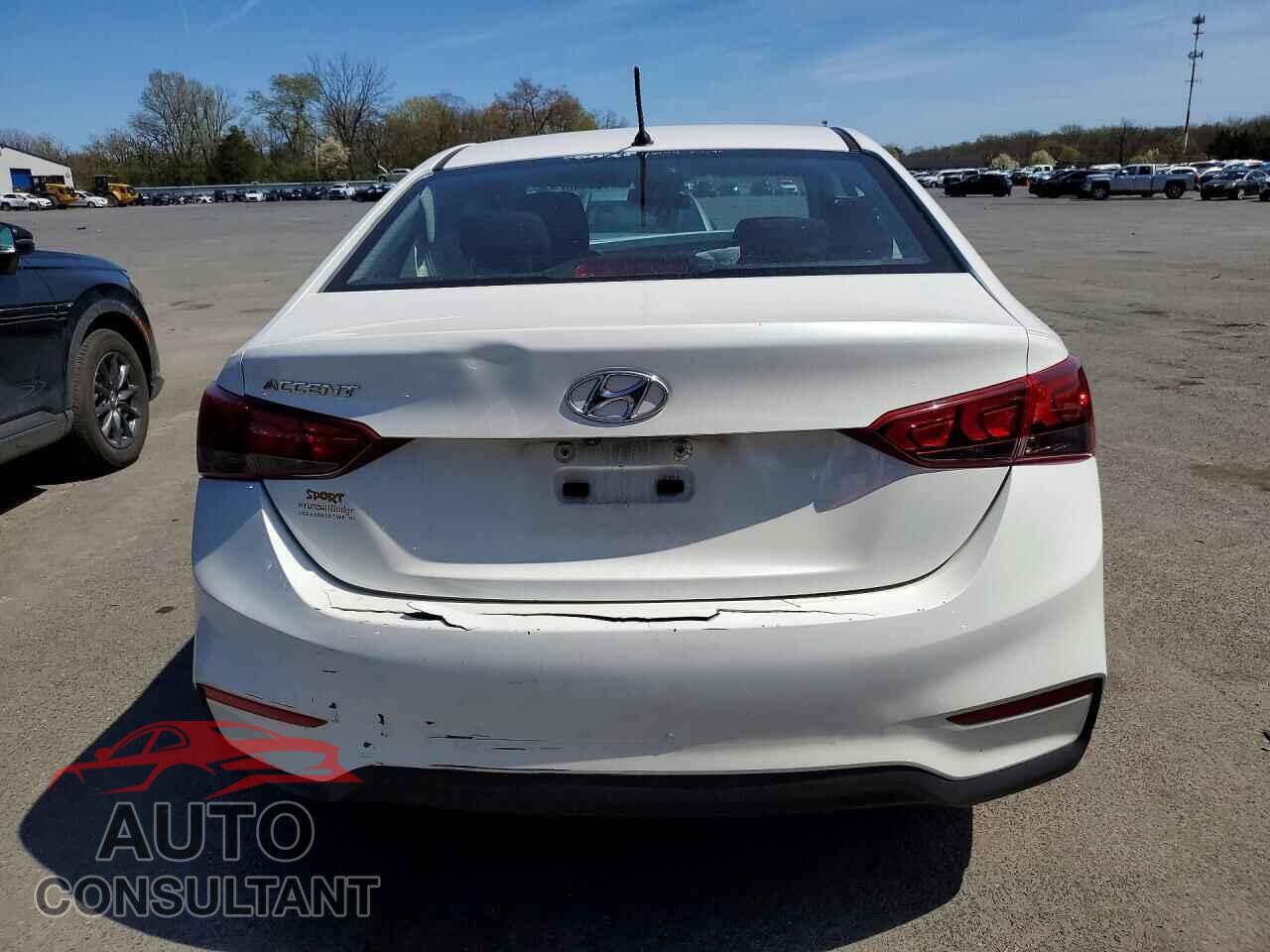 HYUNDAI ACCENT 2018 - 3KPC24A3XJE032051